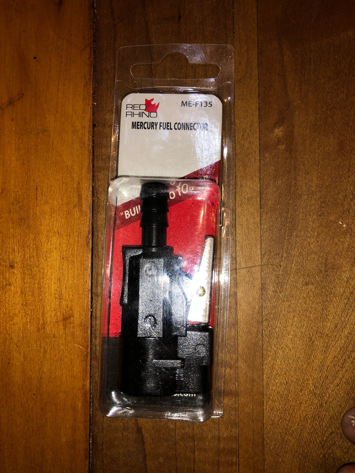 Conector de combustible Mercury 5/16" para manguera Mercury pieza # 22-13562T3